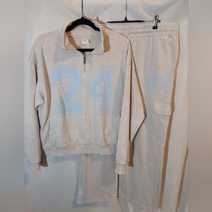 No Boundaries Cream and Light Blue Sweatshirt Set #cargo #soft #athleisure